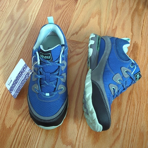 New Ahnu Sugarpine Women's Air Mesh Waterproof Hiking Boot, Size 6 - Picture 4 of 11